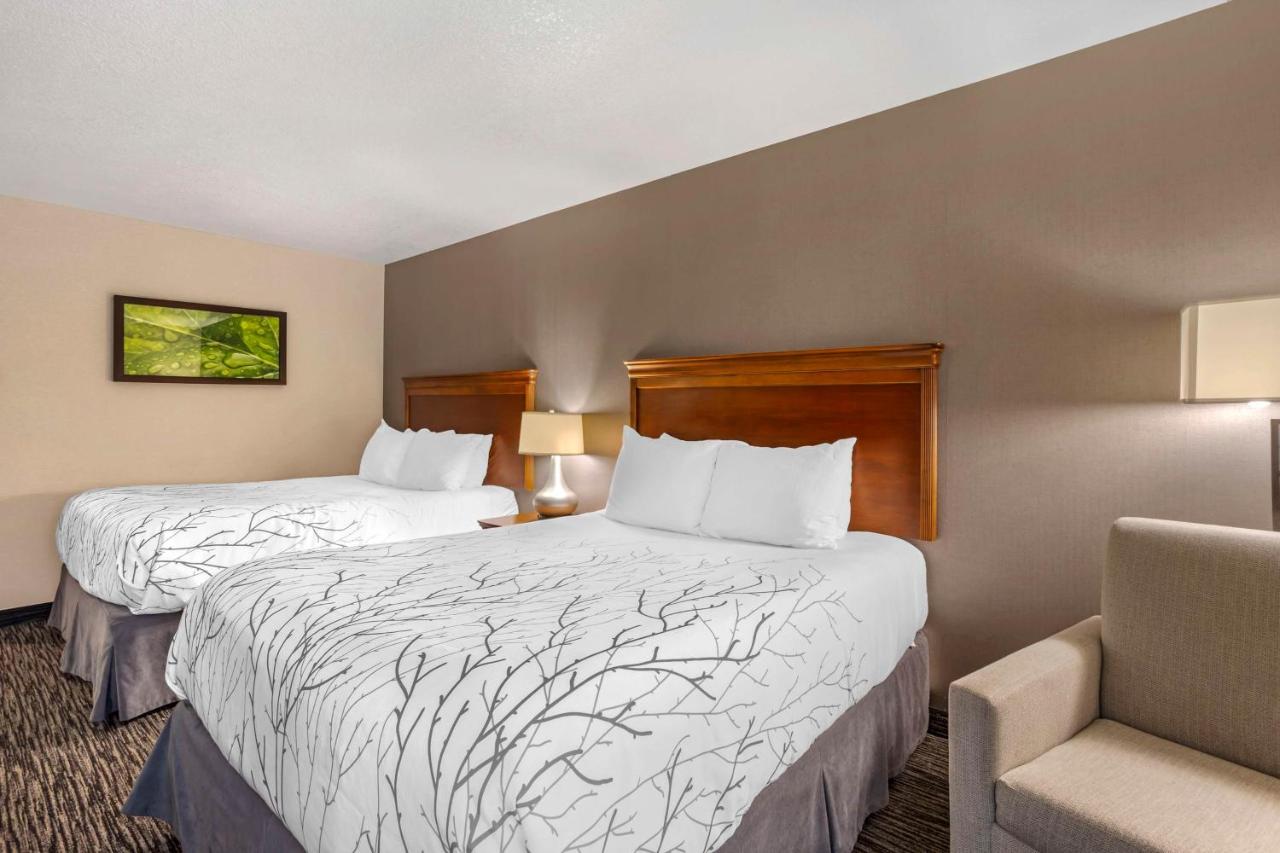 Queen Room with Two Queen Beds - Non-Smoking at Best Western Plus Landmark Inn