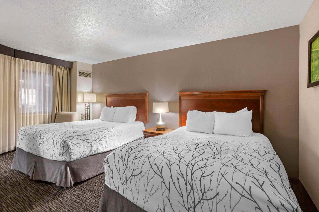 | Best Western Plus Landmark Inn