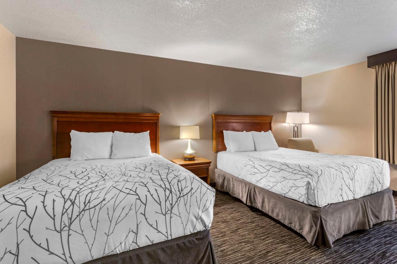 Queen Room with Two Queen Beds - Disability Access at Best Western Plus Landmark Inn