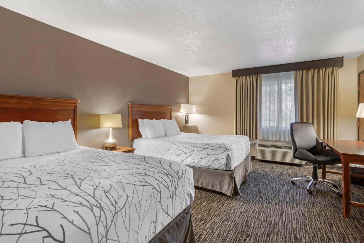 Queen Room with Two Queen Beds - Disability Access at Best Western Plus Landmark Inn