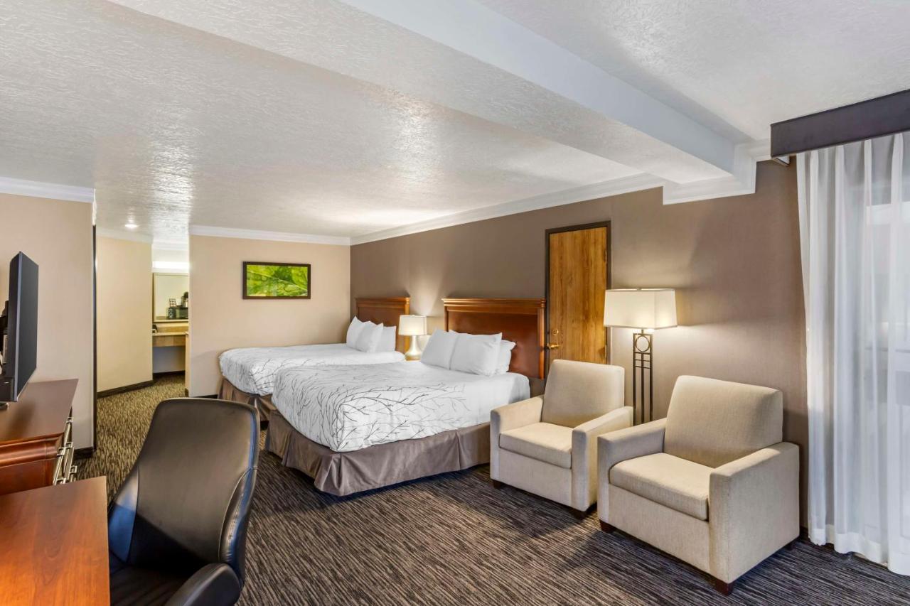 | Best Western Plus Landmark Inn