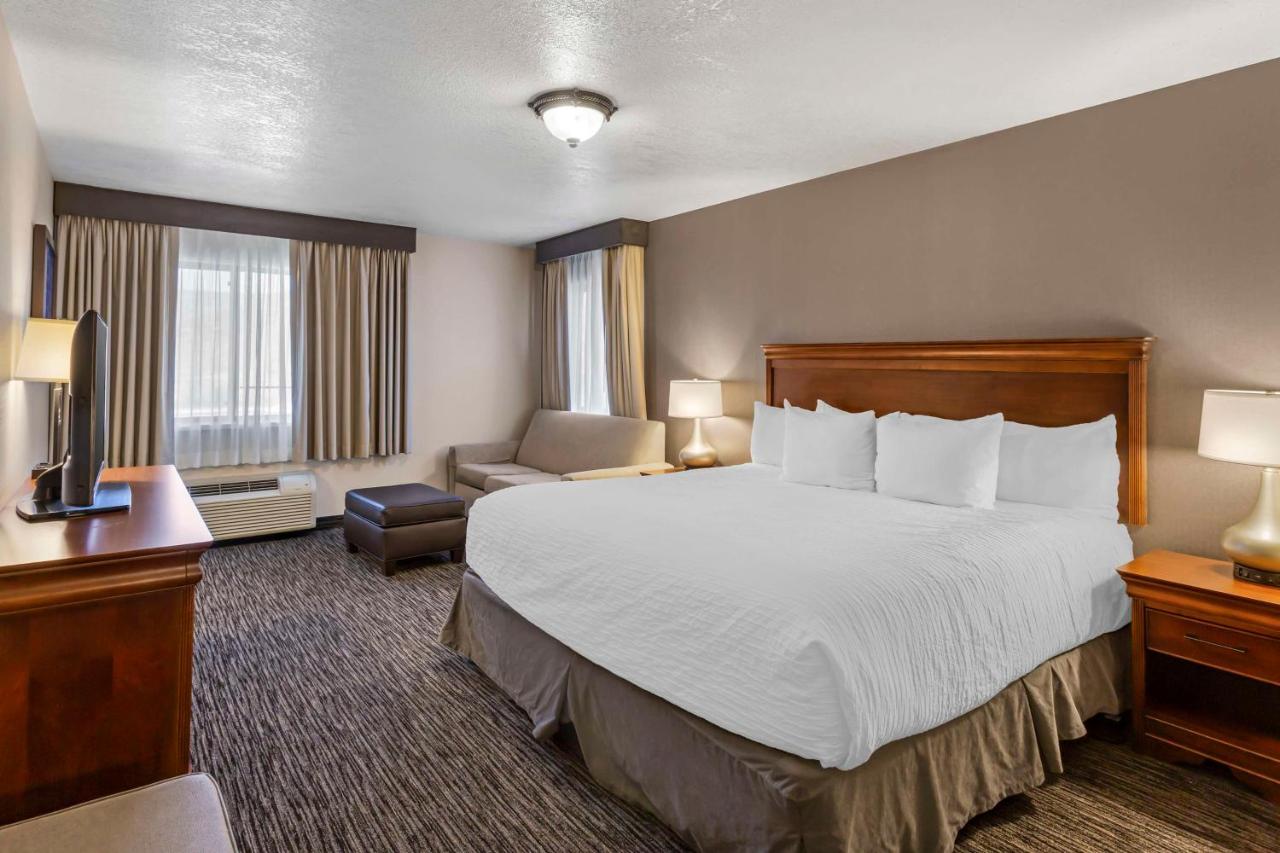 Family Suite at Best Western Plus Landmark Inn
