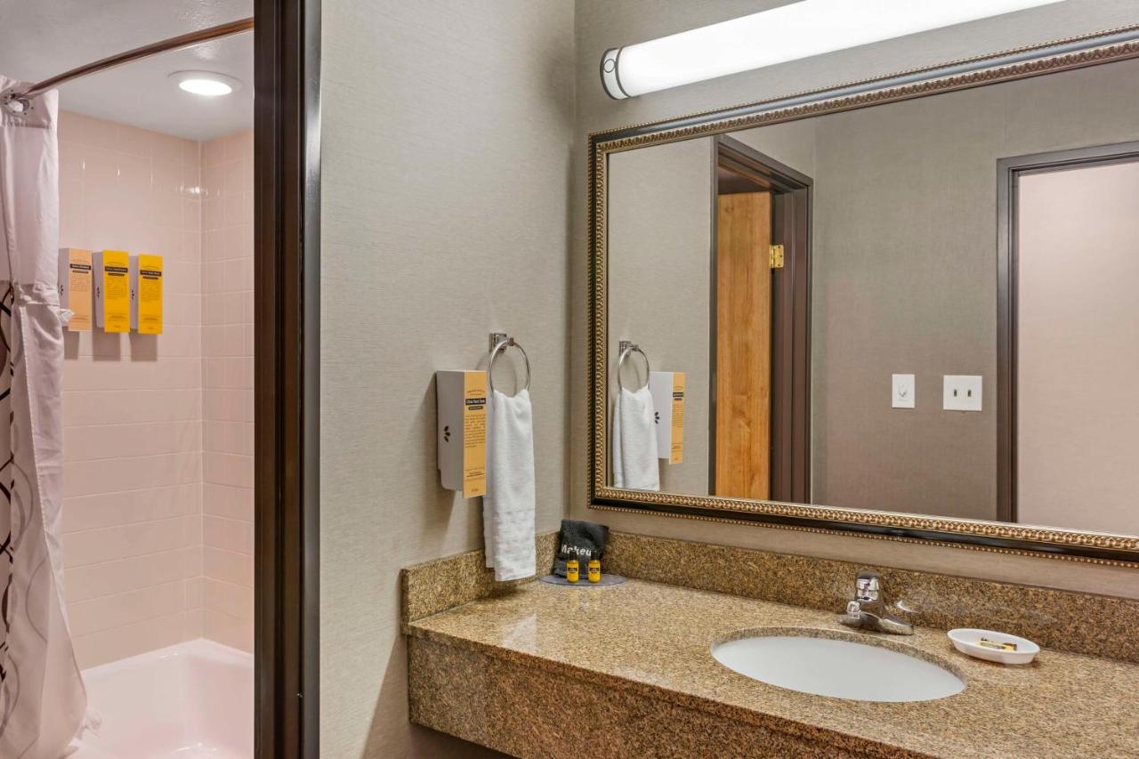 Family Suite at Best Western Plus Landmark Inn