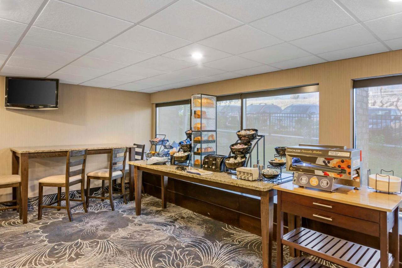 | Best Western Plus Landmark Inn