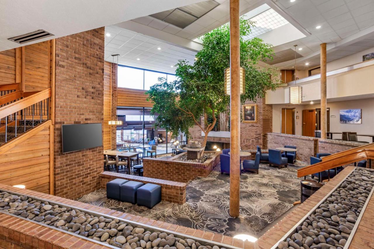 | Best Western Plus Landmark Inn