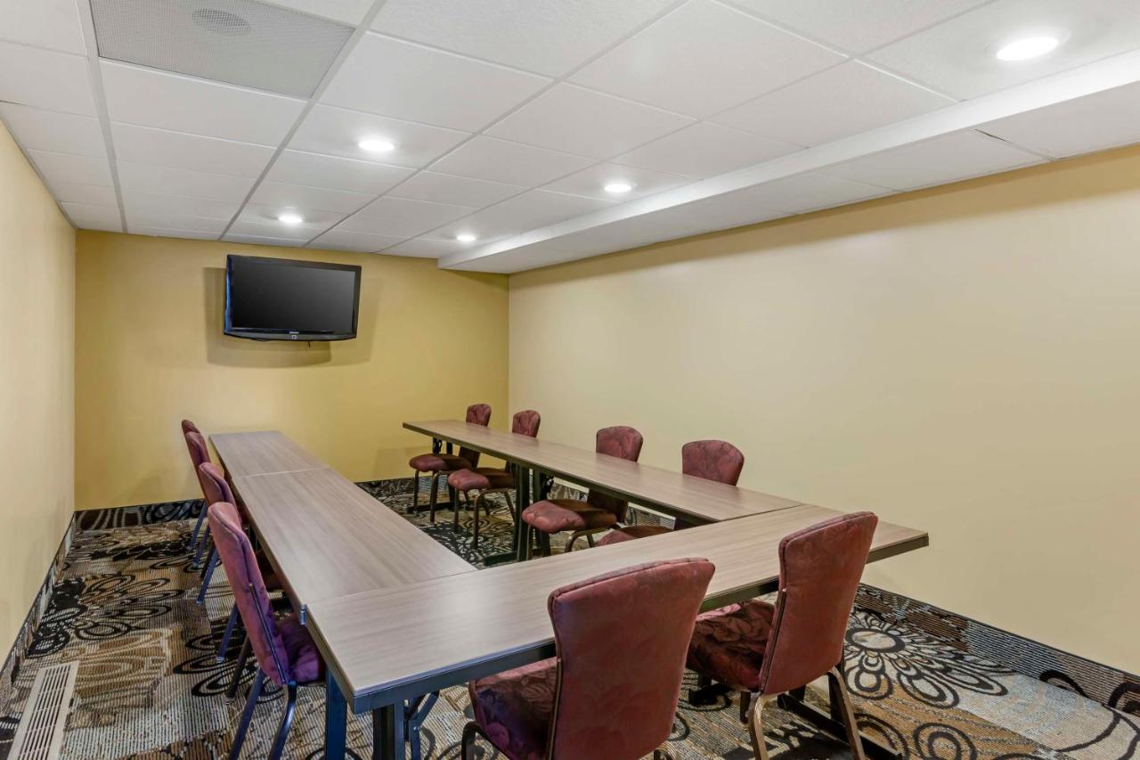 | Best Western Plus Landmark Inn