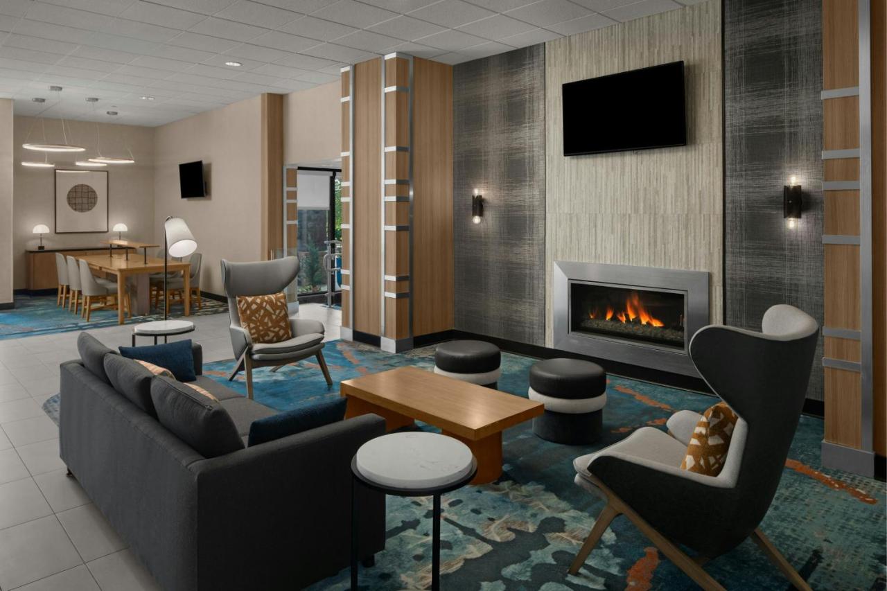 | Sheraton Milwaukee Brookfield