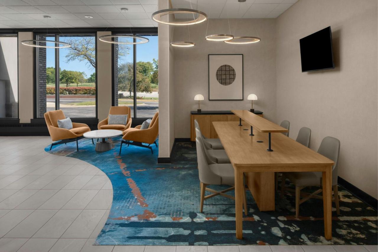 | Sheraton Milwaukee Brookfield