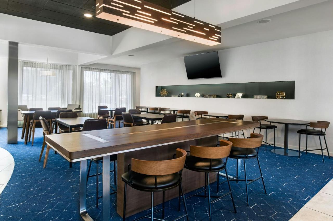 | Courtyard by Marriott Phoenix Airport