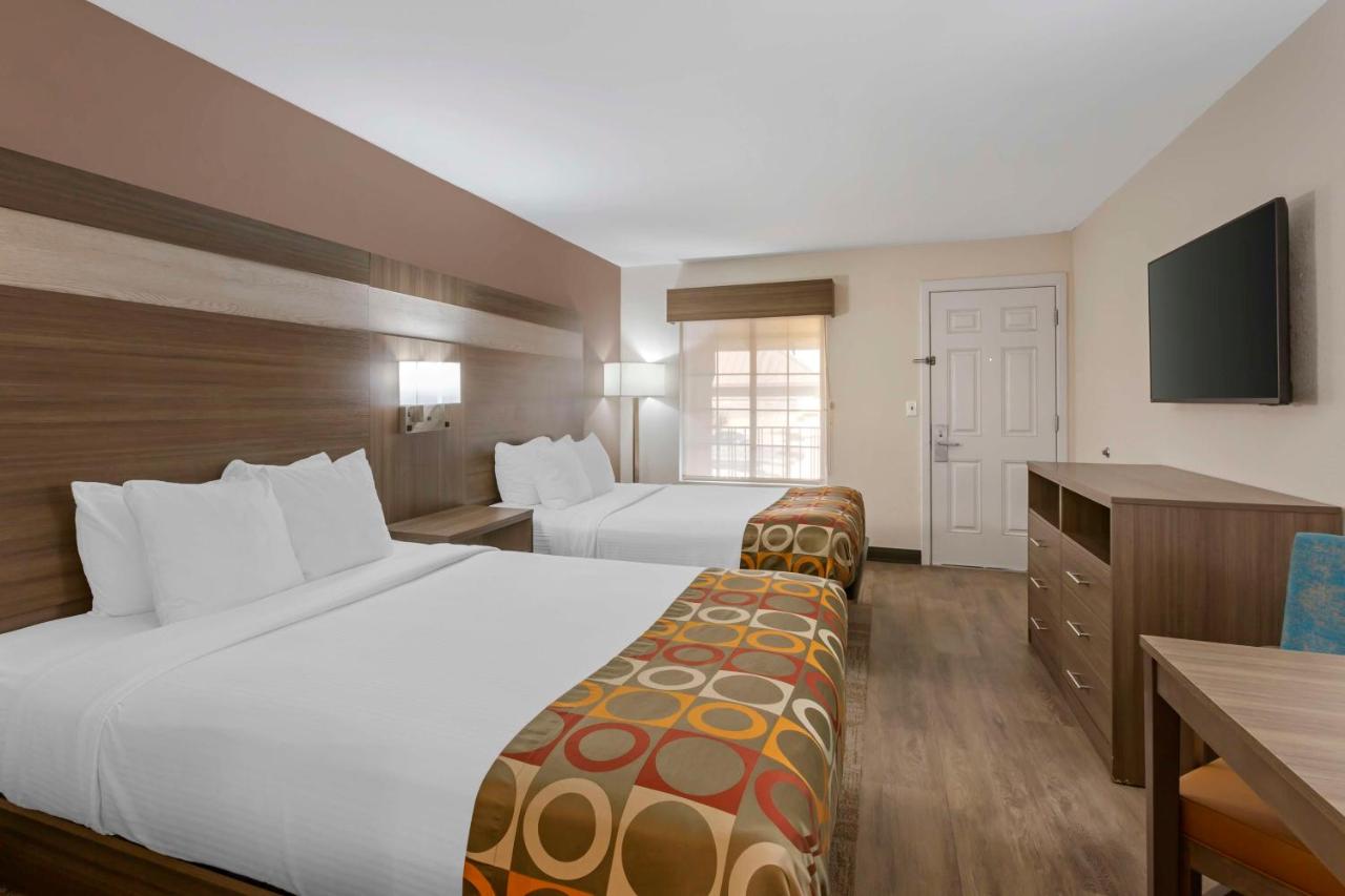 Queen Room with Two Queen Beds - Non Smoking at Best Western Desert Inn