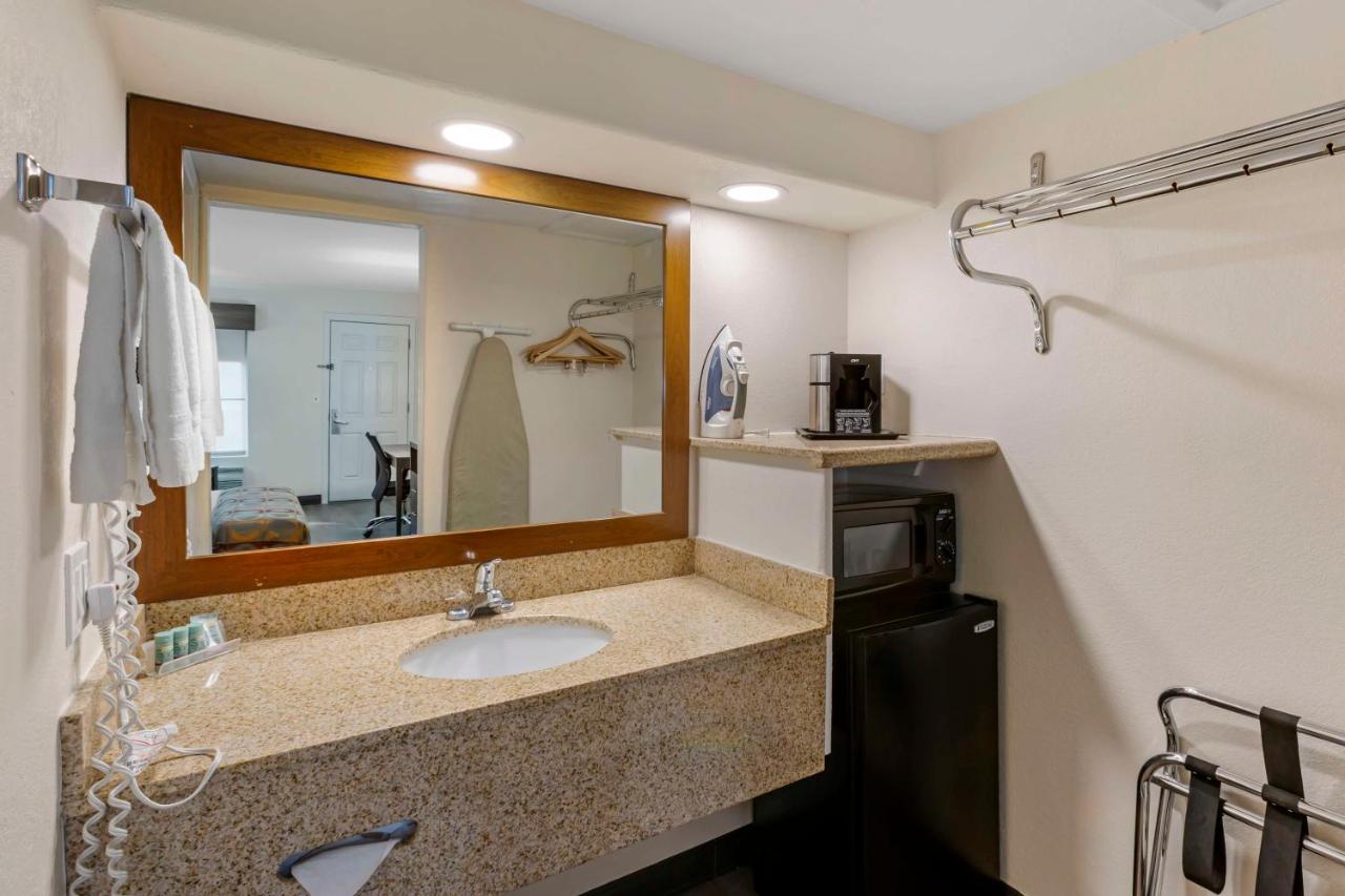 | Best Western Desert Inn
