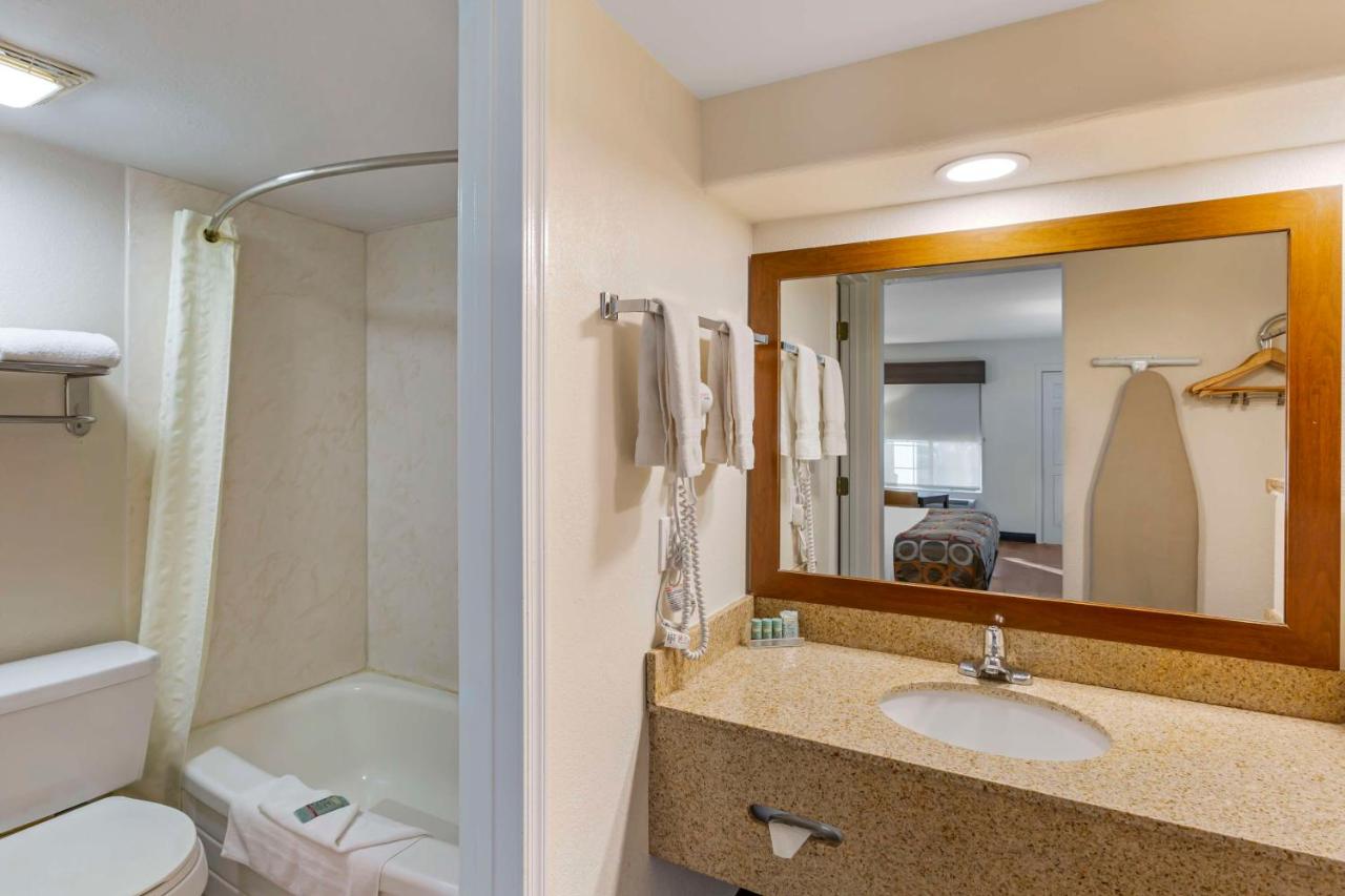 King Room - Non Smoking at Best Western Desert Inn