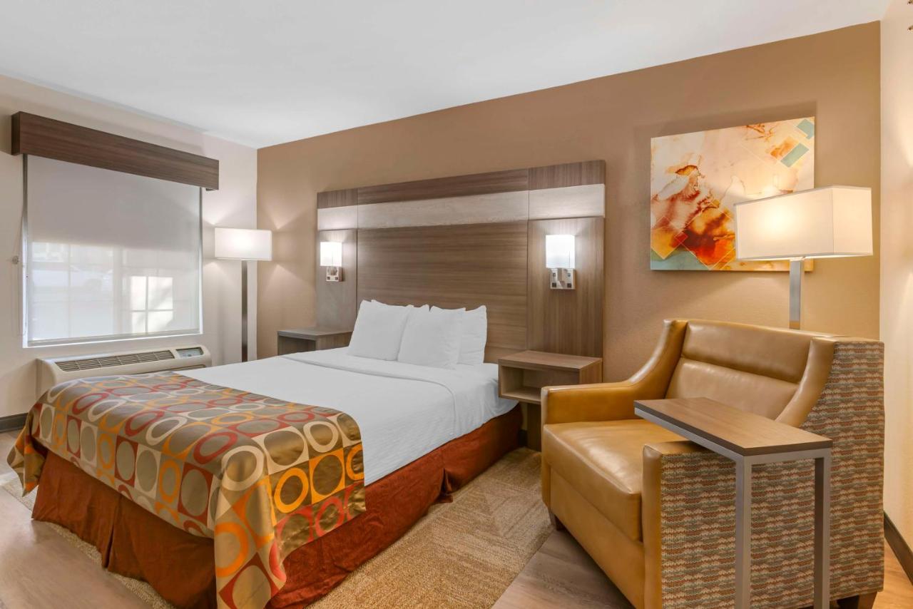 Queen Room with Roll-in Shower - Disability Access - Non smoking at Best Western Desert Inn