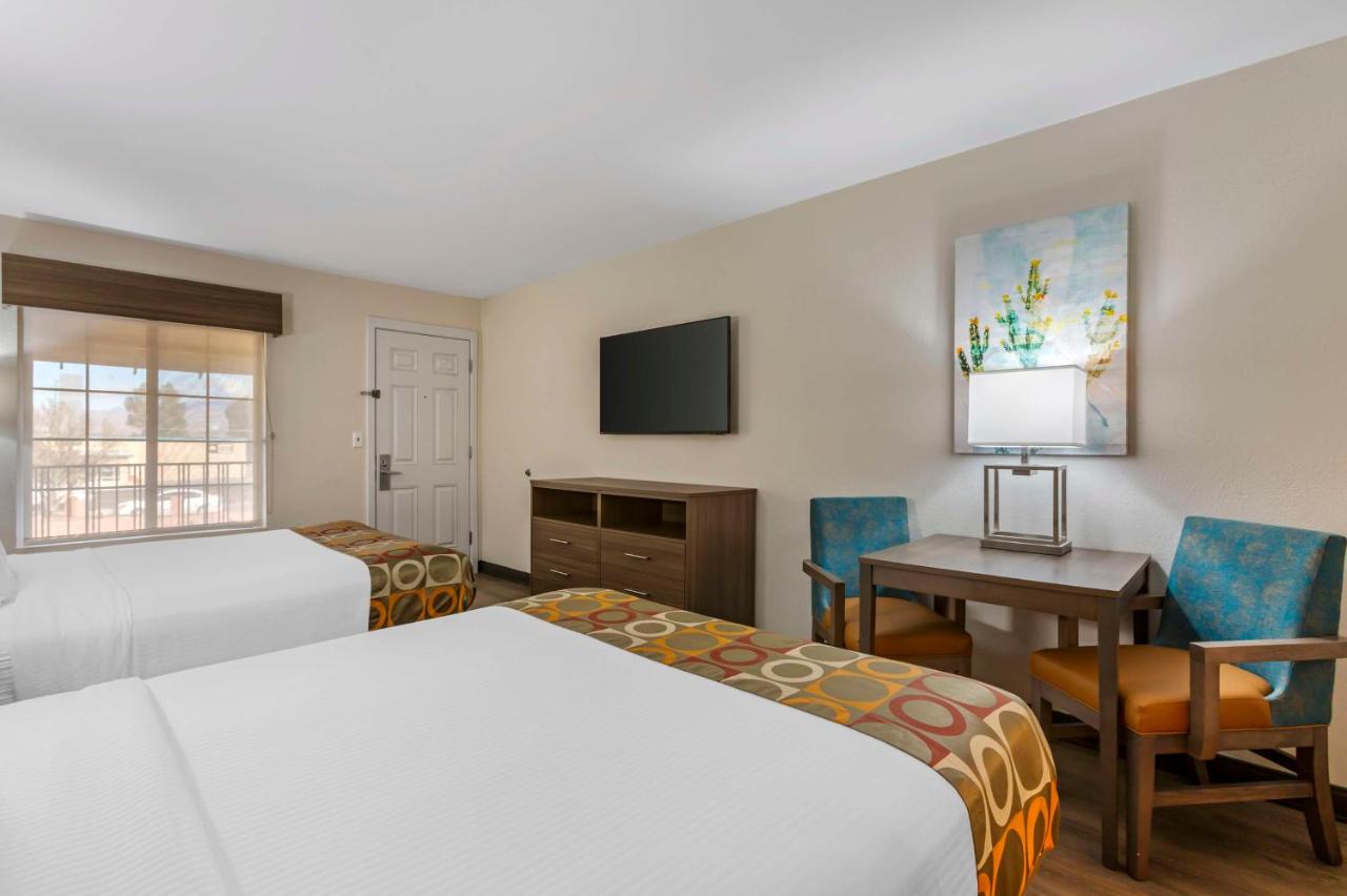 Queen Room with Two Queen Beds - Non Smoking at Best Western Desert Inn