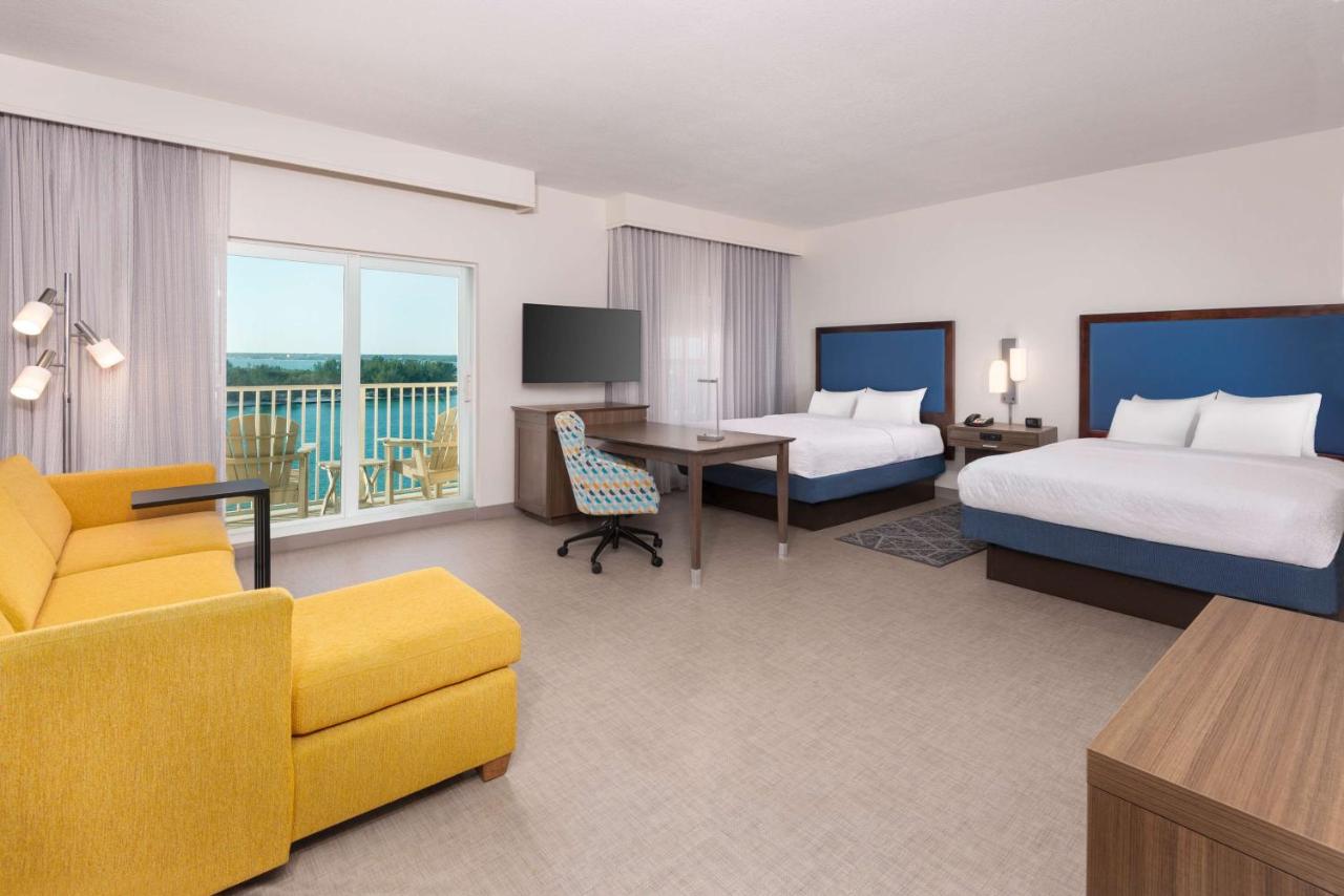 | Hampton Inn and Suites Clearwater Beach