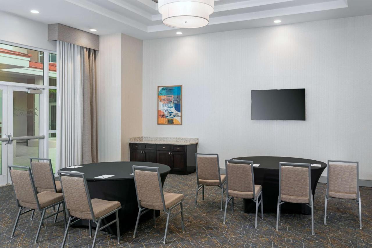 | Hampton Inn and Suites Clearwater Beach