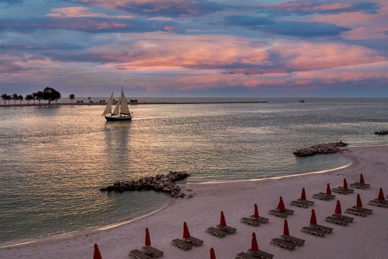 | Hampton Inn and Suites Clearwater Beach