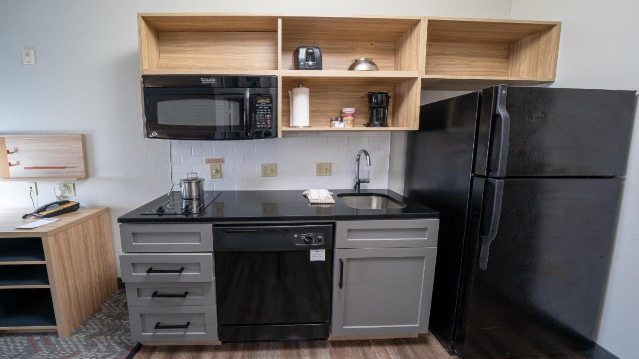 | Candlewood Suites Baytown, an IHG Hotel