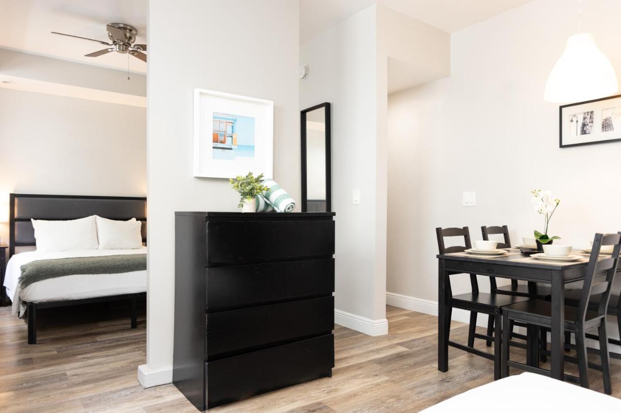 Queen Suite with Sofa Bed at Ocean Reef Suites, South Beach