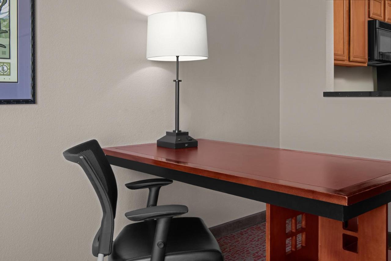 | Larkspur Landing Campbell - An All-Suite Hotel