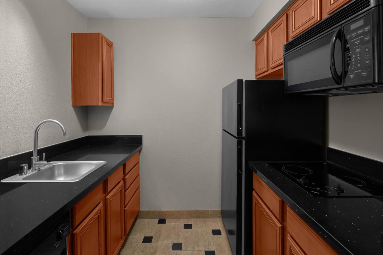 | Larkspur Landing Campbell - An All-Suite Hotel