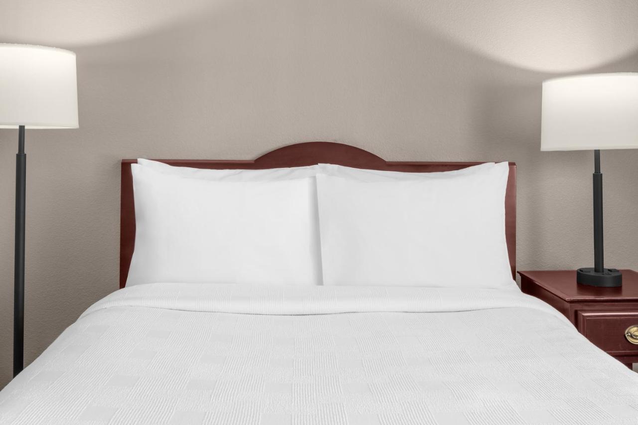  | Larkspur Landing Hillsboro - An All-Suite Hotel