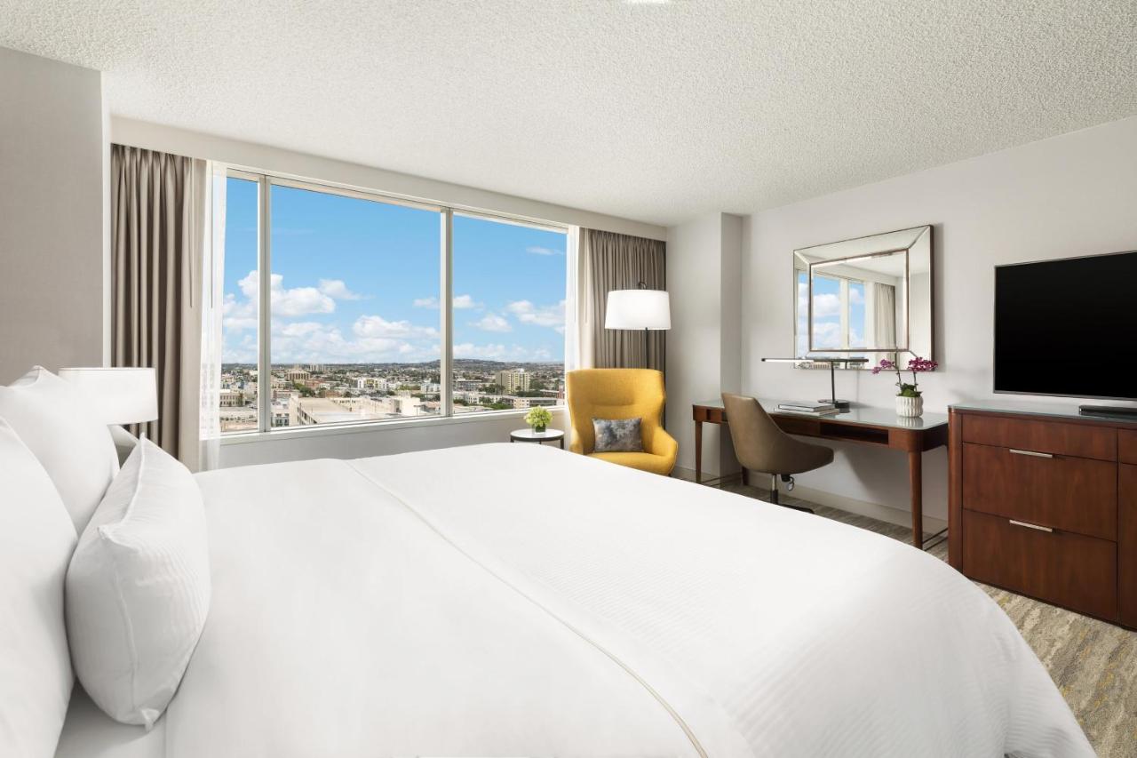 Guest Room, 1 King at The Westin Long Beach