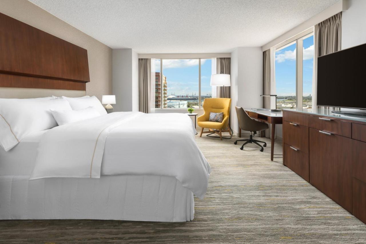 Guest Room, 1 King at The Westin Long Beach
