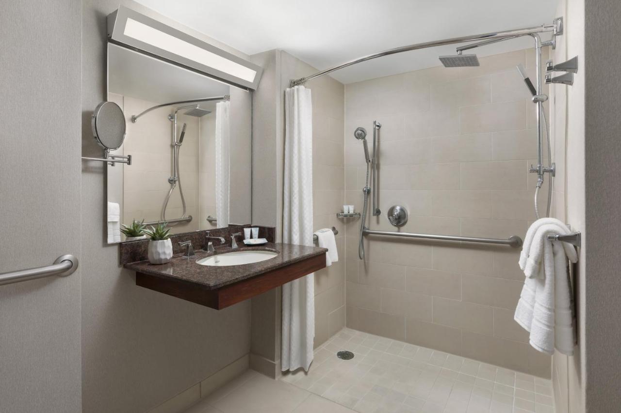 Guest room, 2 Double at The Westin Long Beach