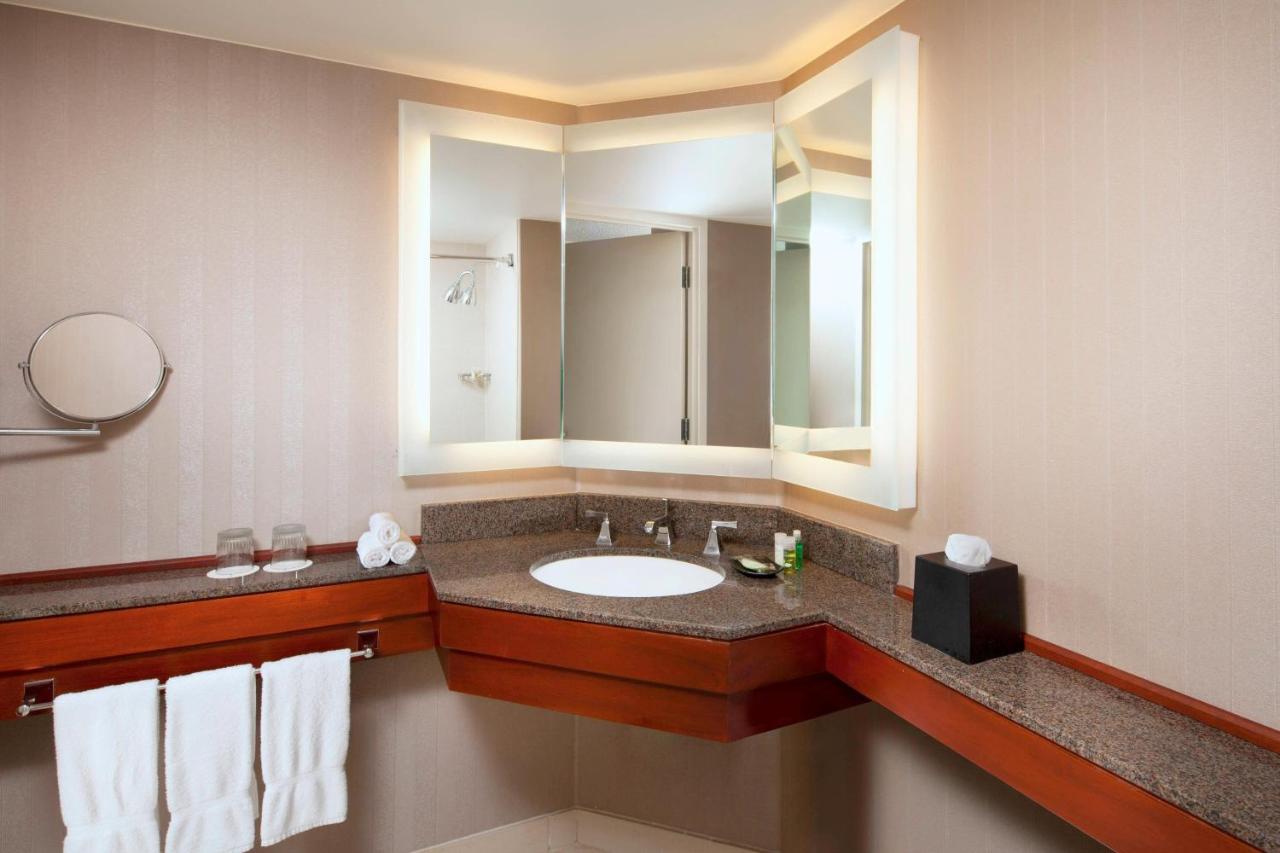 Guest room, 2 Double at The Westin Long Beach