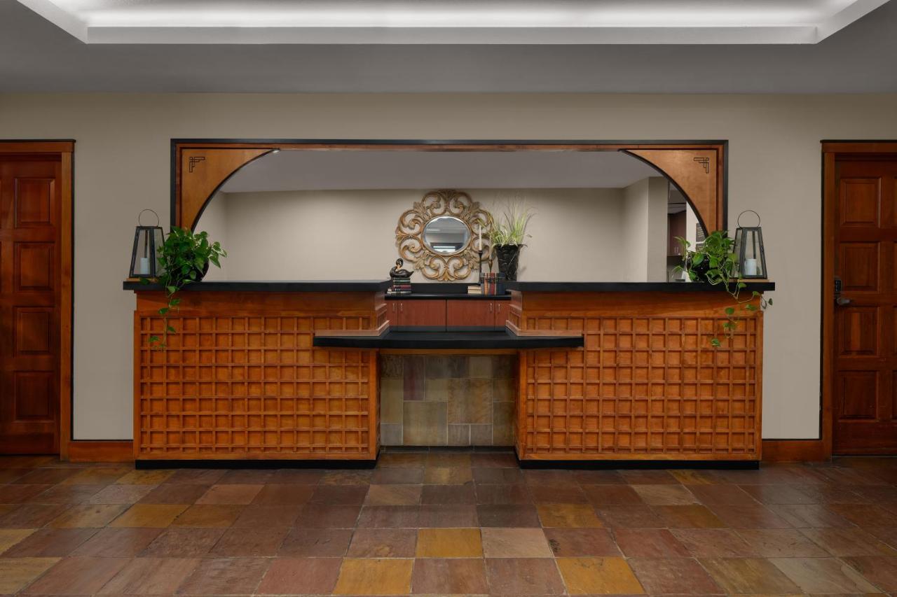 | Larkspur Landing Folsom - An All-Suite Hotel