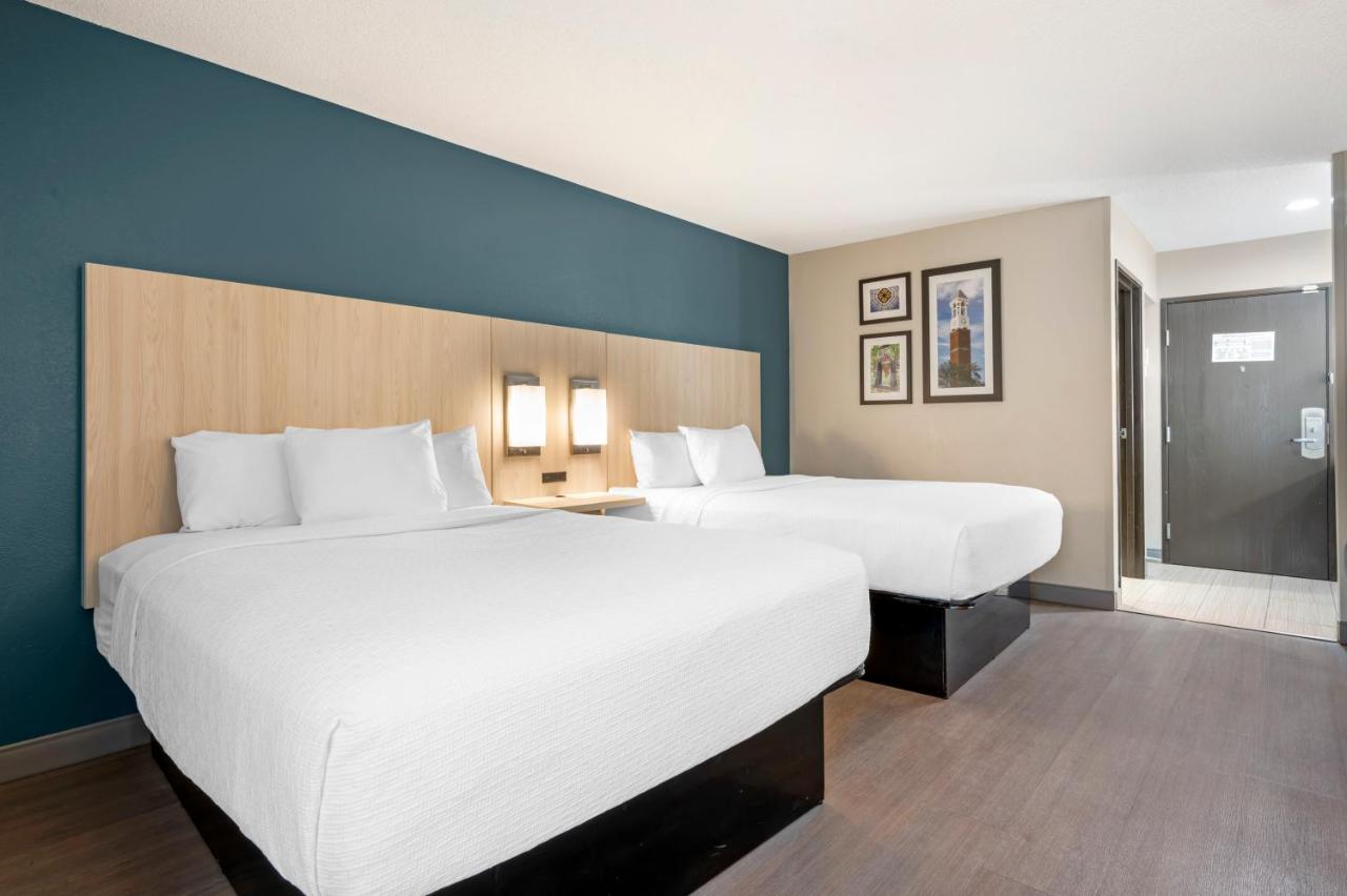 Queen Room with Two Queen Beds at Best Western Plus Lafayette Hotel University Area