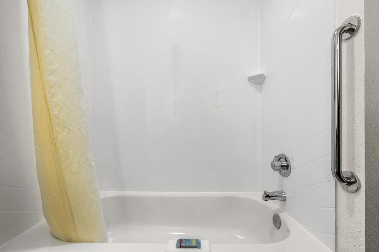 | Motel 6-Crowley, LA