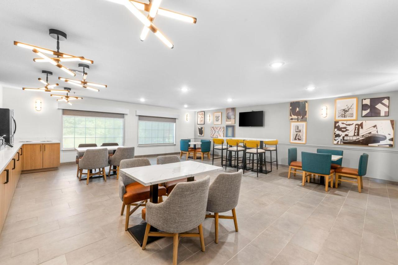 | Motel 6-Crowley, LA