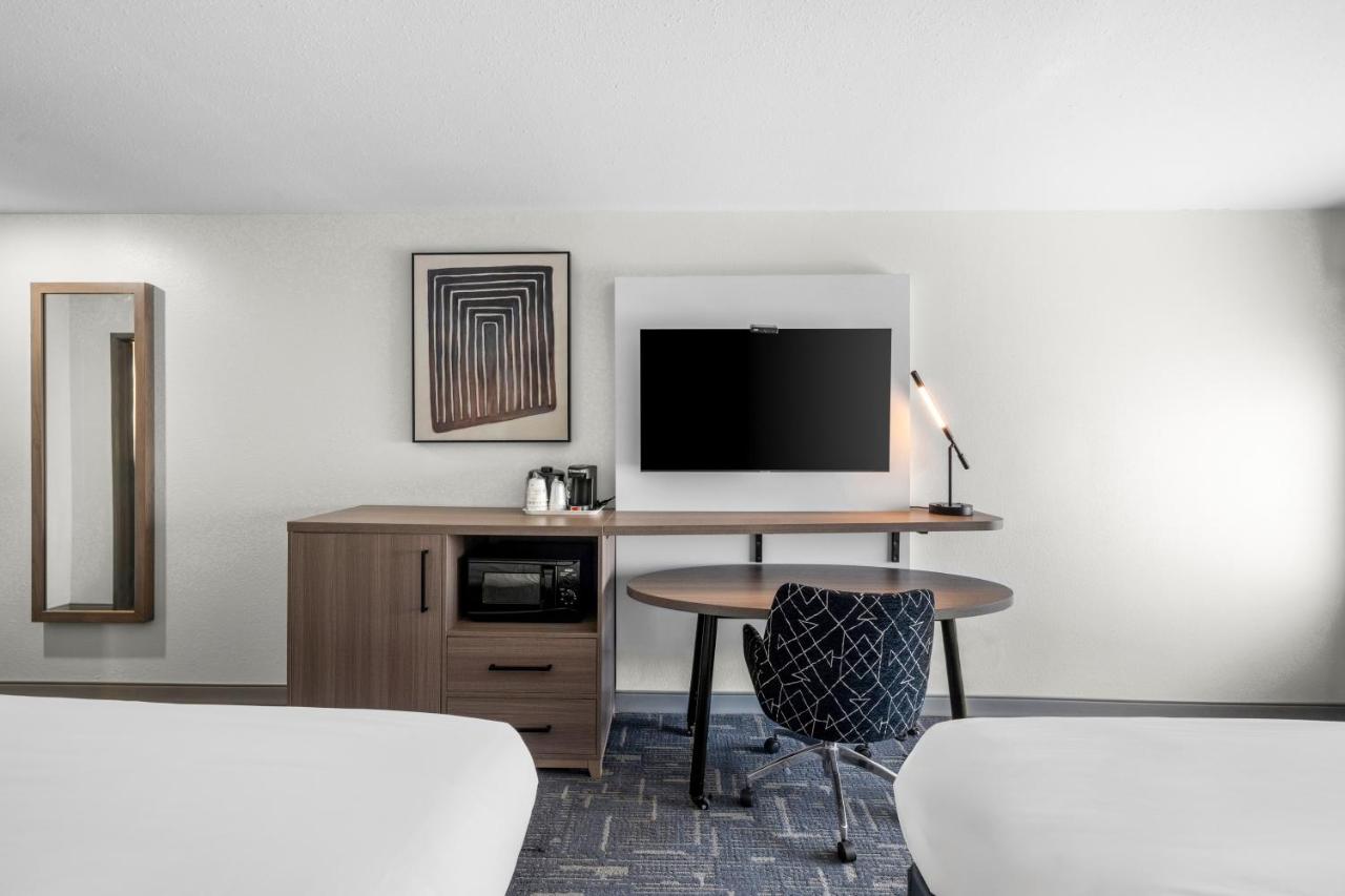 | Motel 6-Crowley, LA