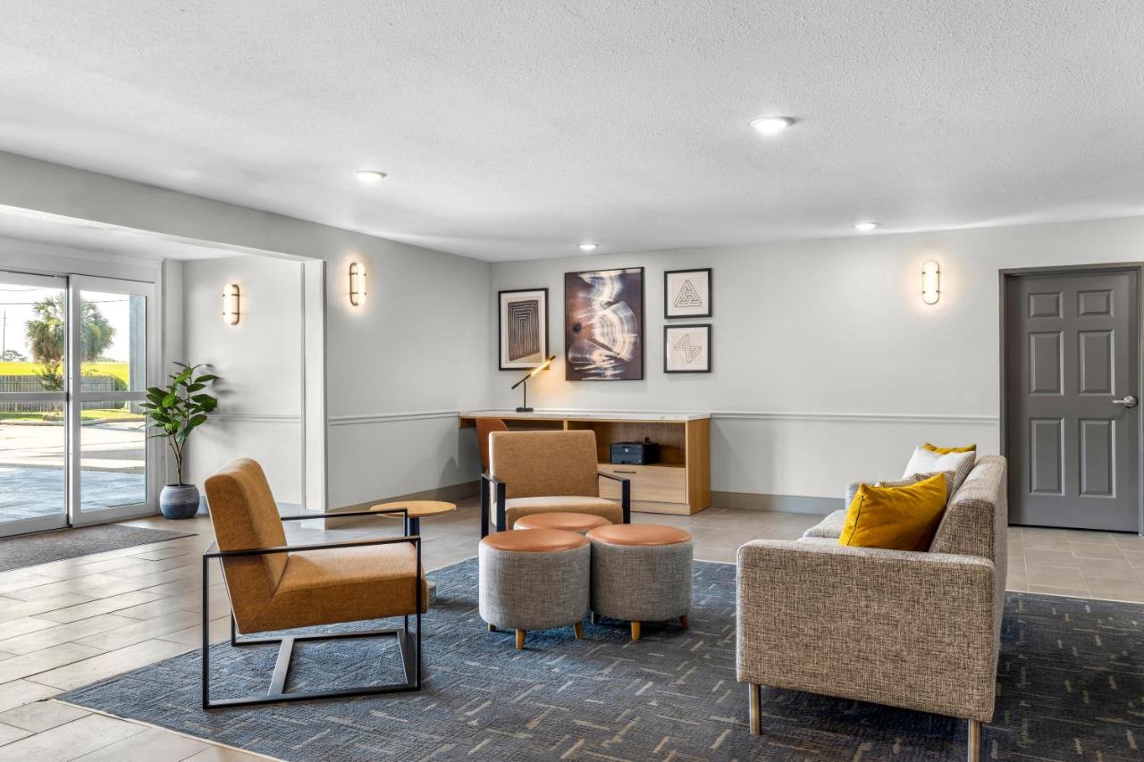 | Motel 6-Crowley, LA
