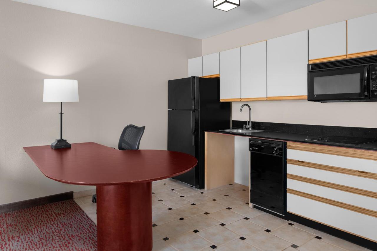 | Larkspur Landing Pleasanton - An All-Suite Hotel