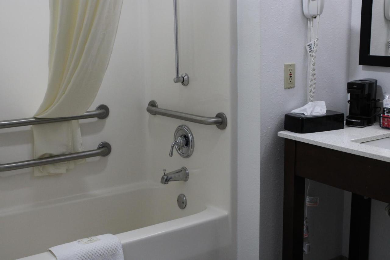 Double Room with Two Double Beds - Accessible/Ground Floor at Quality Inn Scottsboro US/72 - Lake Guntersville Area