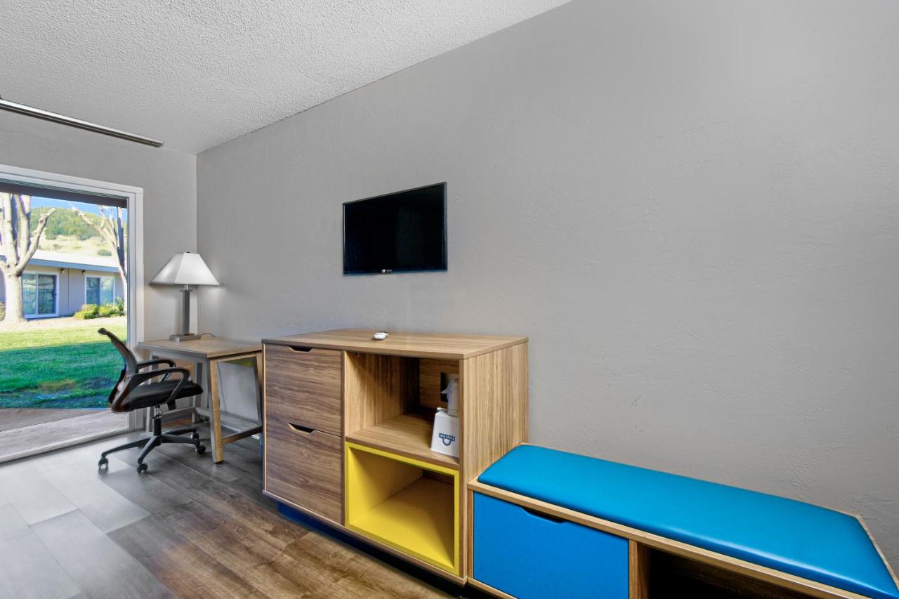Double Room with Two Double Beds - Non-Smoking at Days Inn by Wyndham Novato/San Francisco