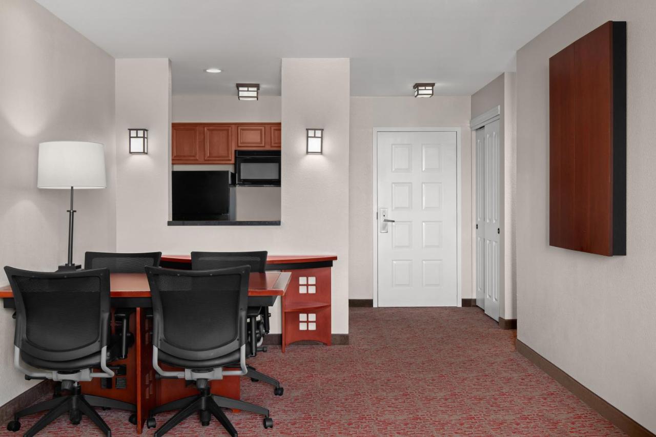 | Larkspur Landing South San Francisco - An All-Suite Hotel
