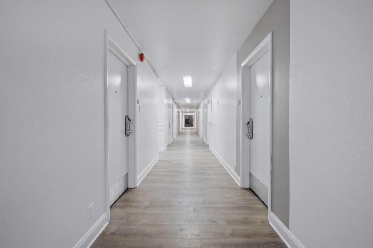 | Motel 6-Normal, IL - Bloomington Area