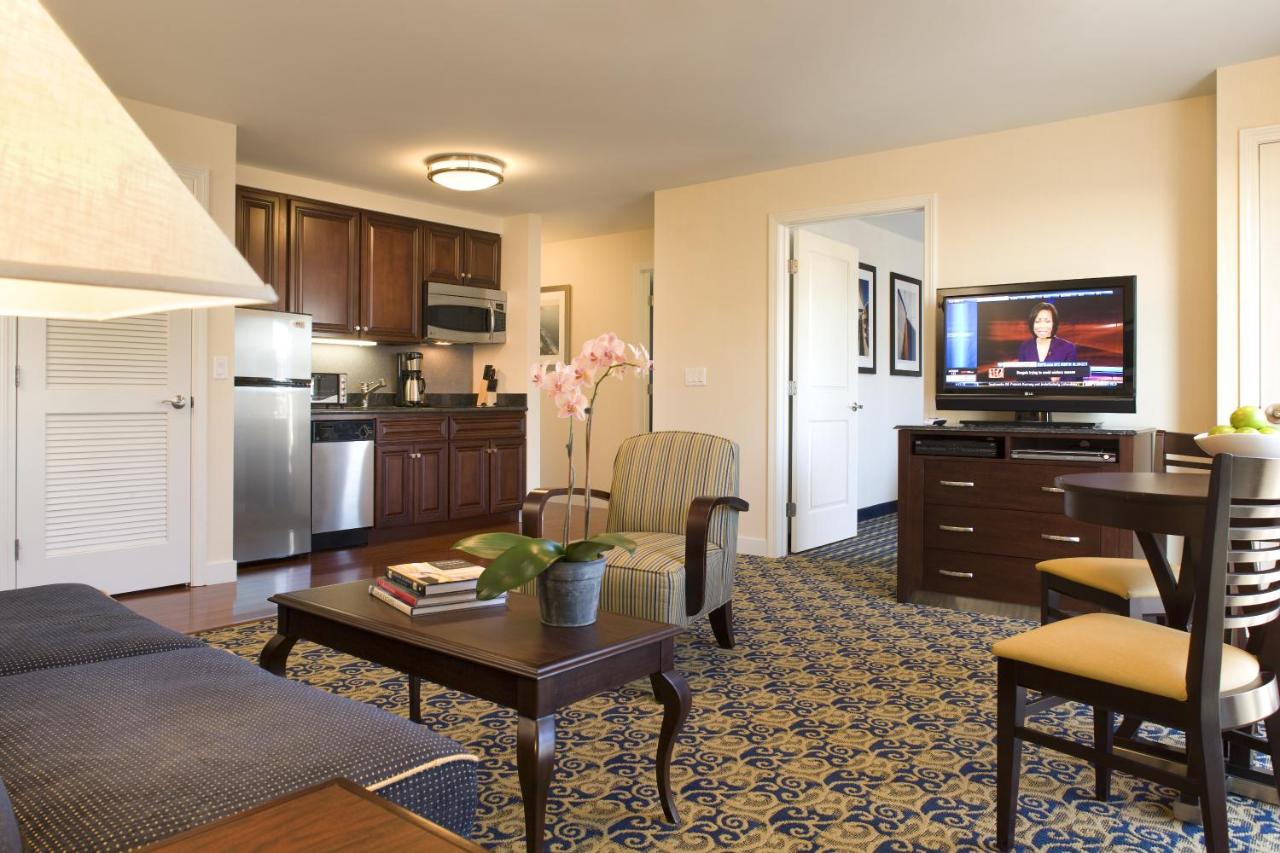  | Newport Beach Hotel & Suites