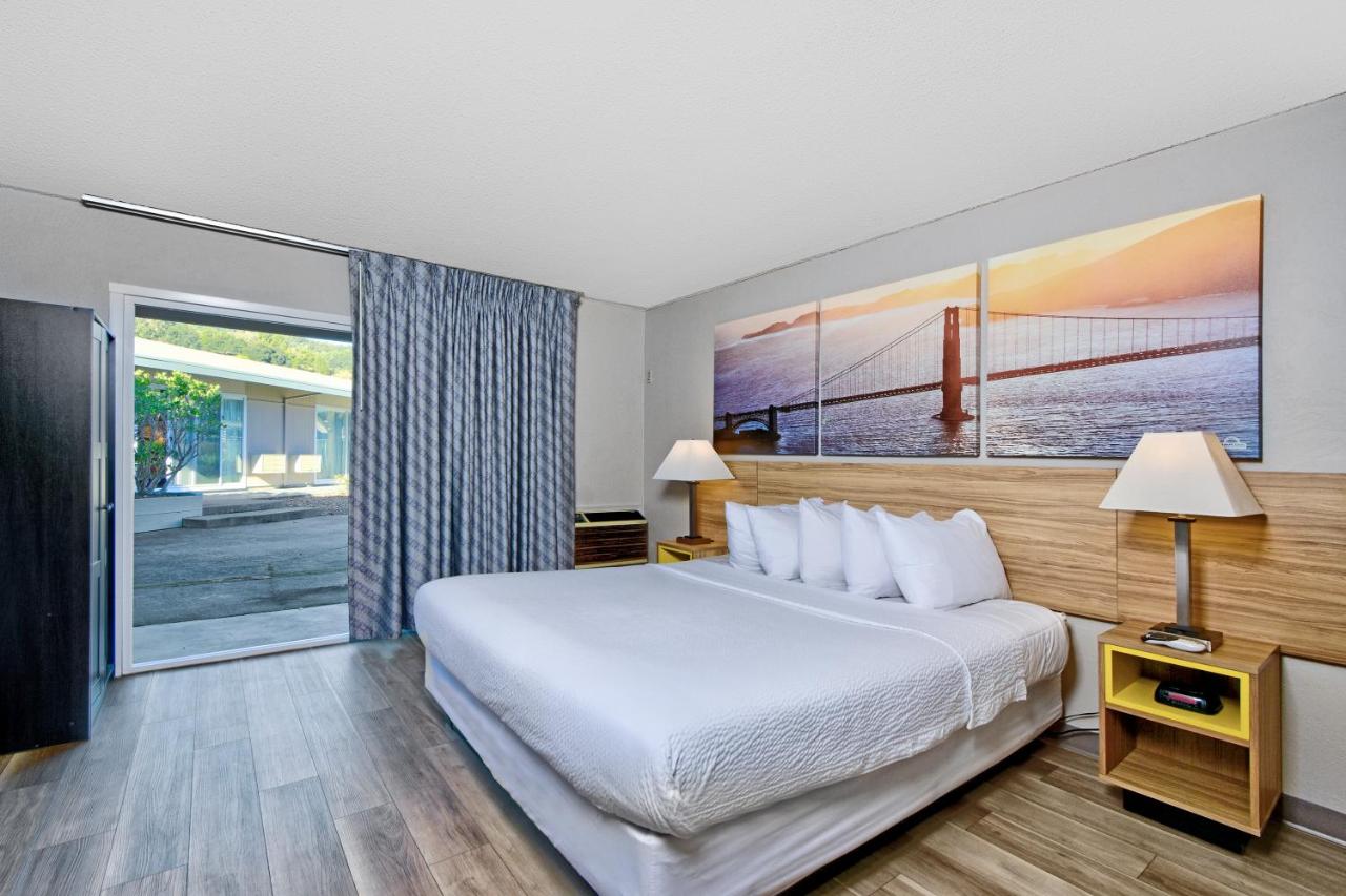 One-Bedroom Deluxe King Suite - Mobility Accessible with Bathtub at Days Inn by Wyndham Novato/San Francisco