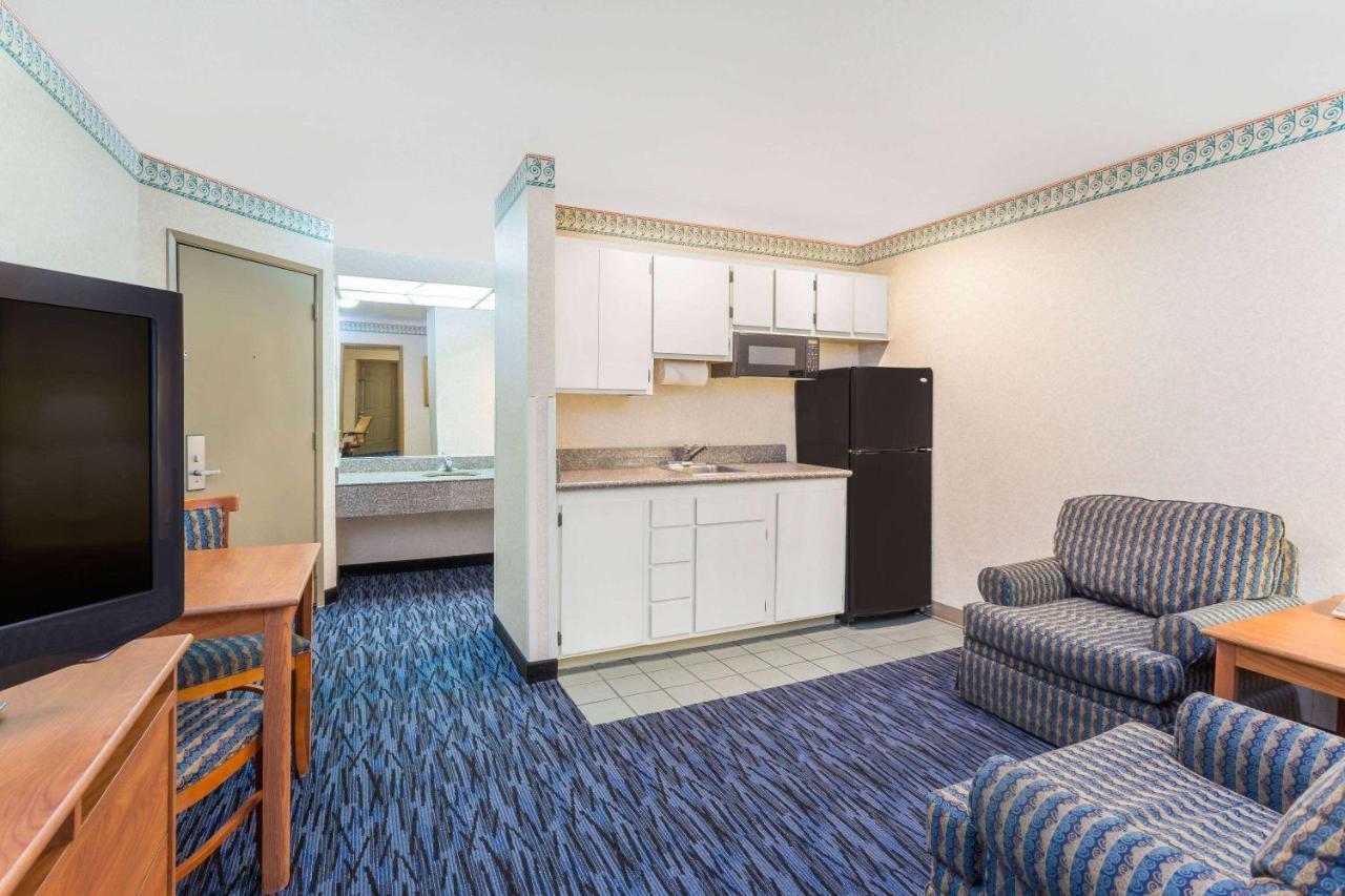  | Ramada by Wyndham Kent Seattle Area