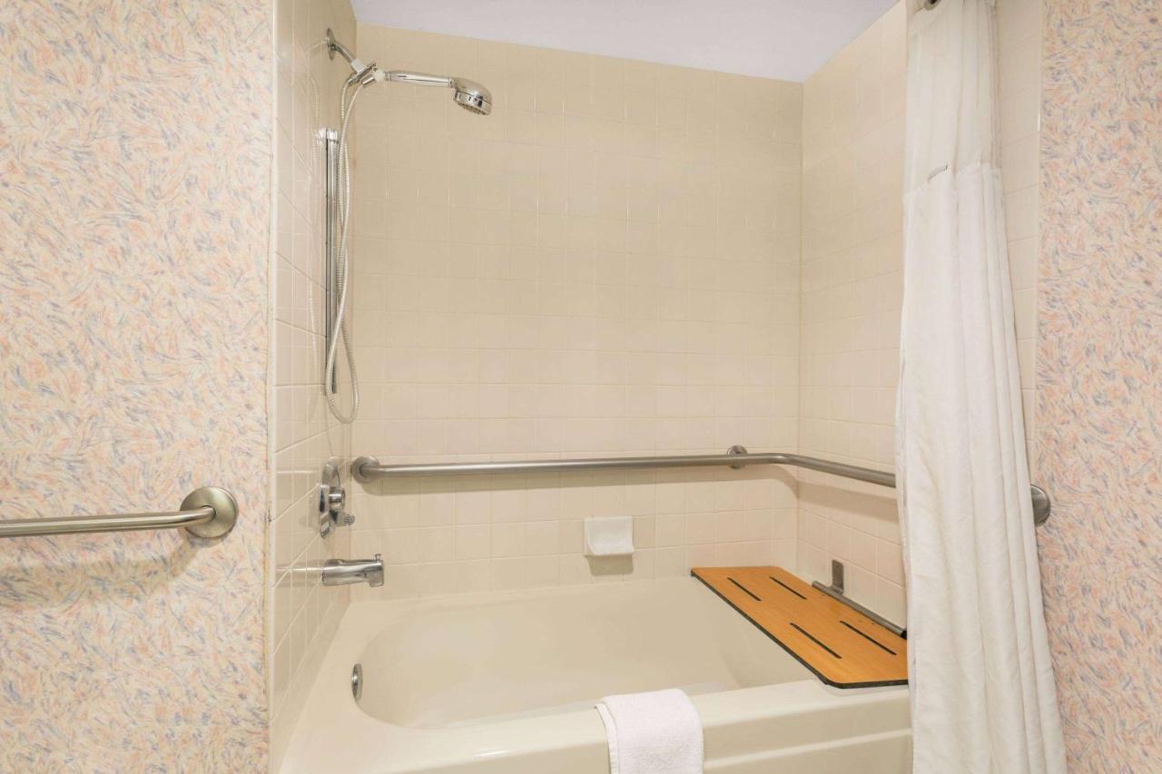  | Ramada by Wyndham Kent Seattle Area