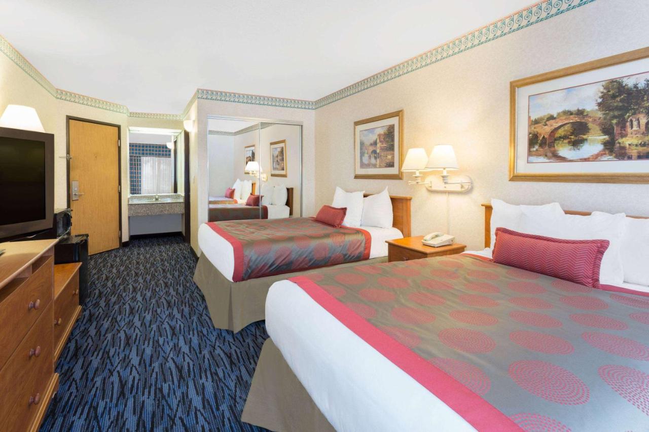  | Ramada by Wyndham Kent Seattle Area