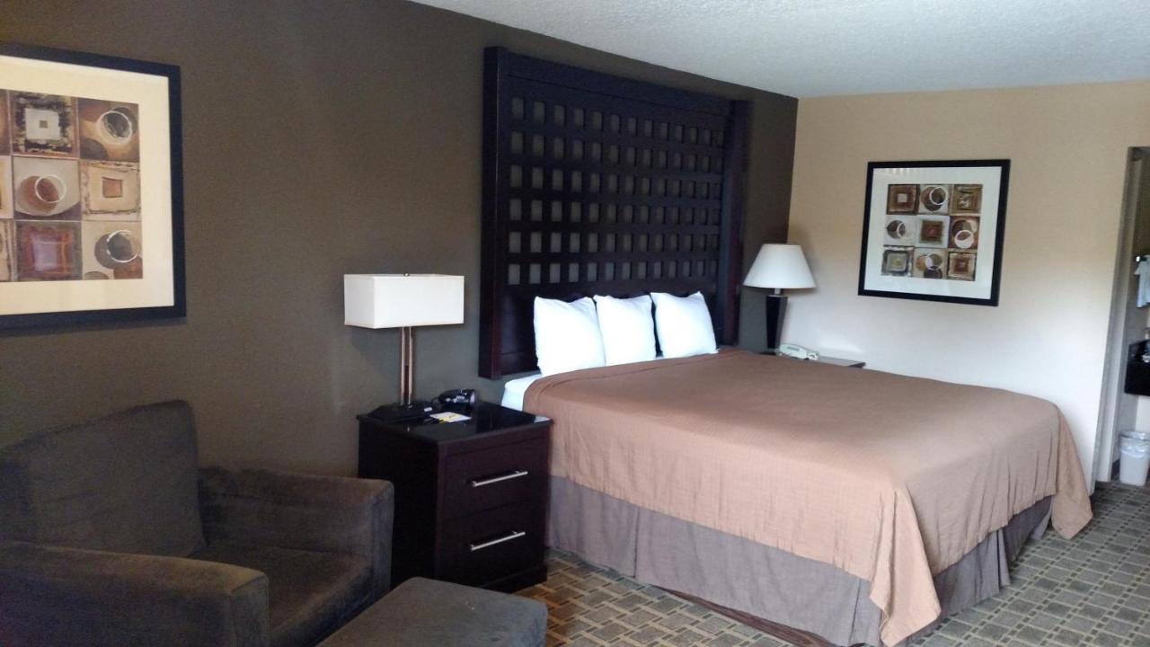 King Room - Non-Smoking at Super 8 by Wyndham Atoka