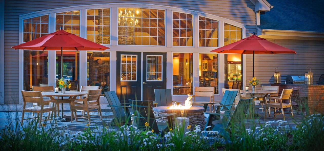 | Green Mountain Suites Hotel