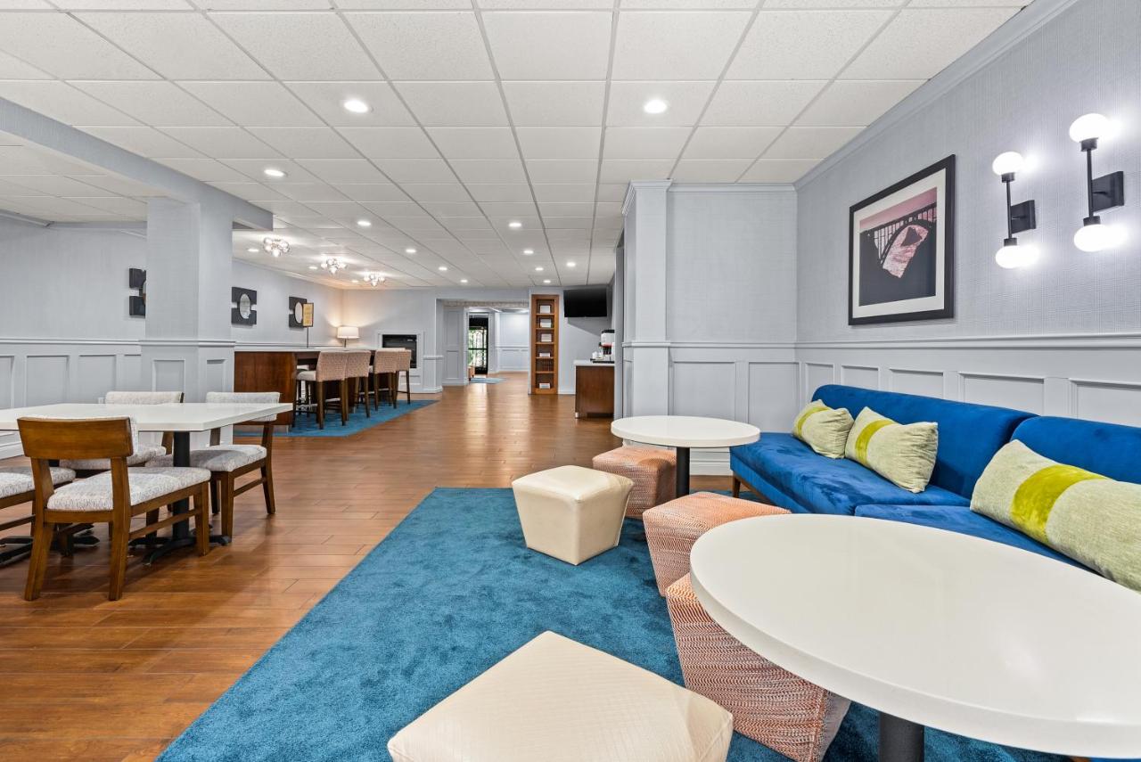 | Hampton Inn Bordentown