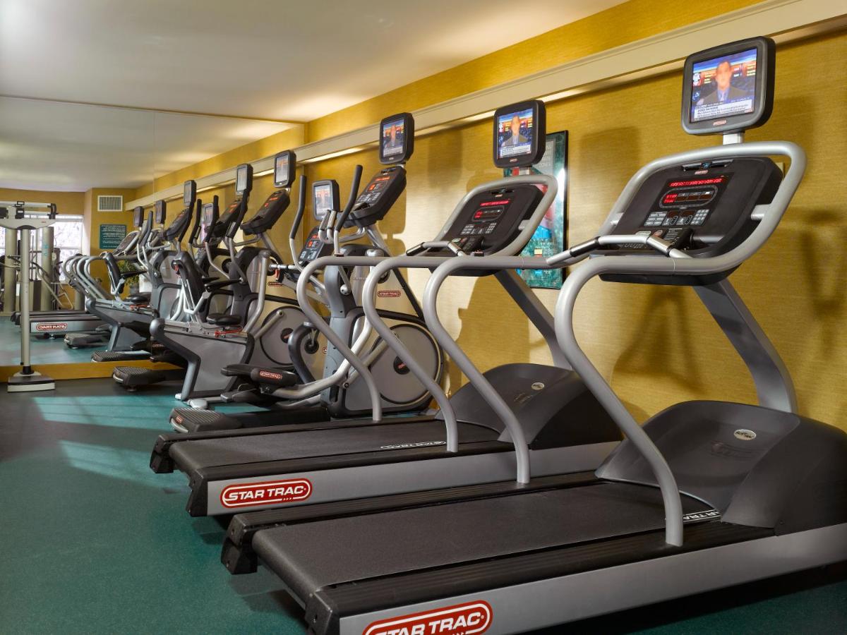 | Green Mountain Suites Hotel
